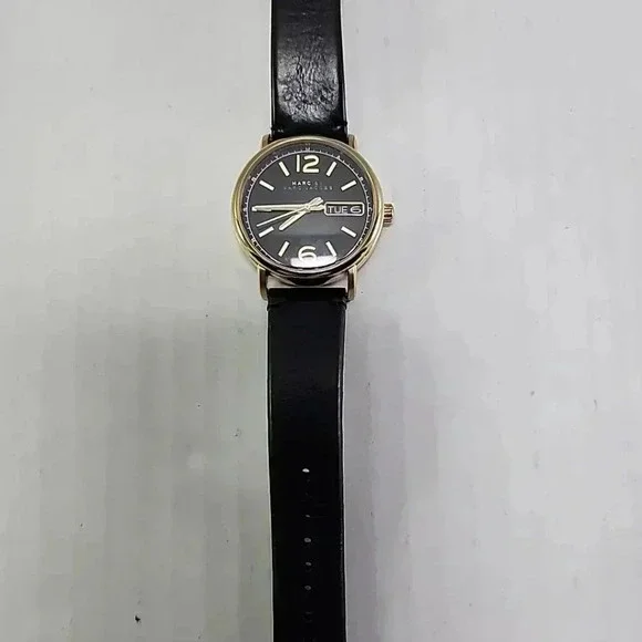 Womens Marc by Marc Jacobs MBM8651 Fergus Day Date 38MM Gold Watch New Battery - Picture 11 of 16